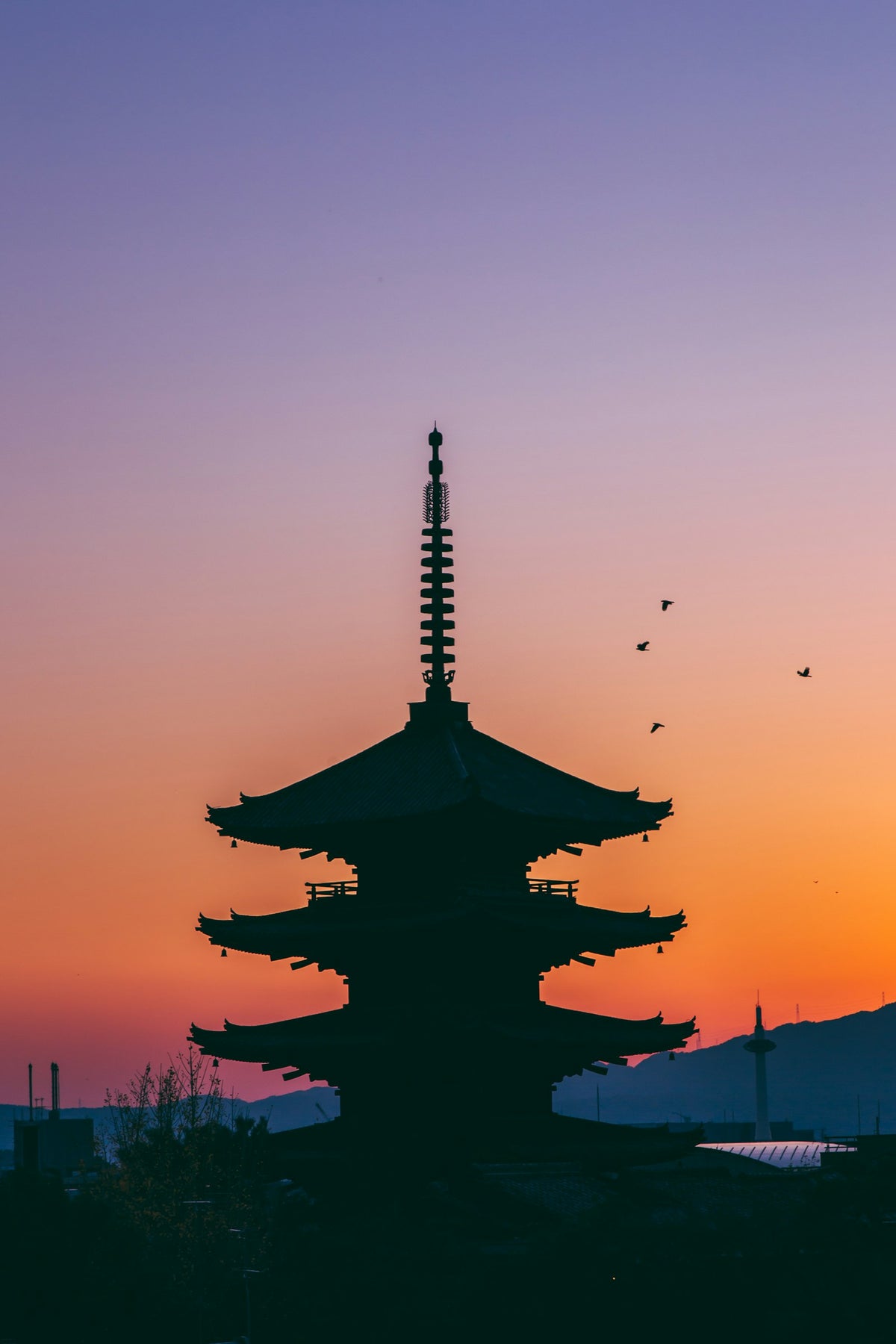 Silueta de pagoda en Kioto