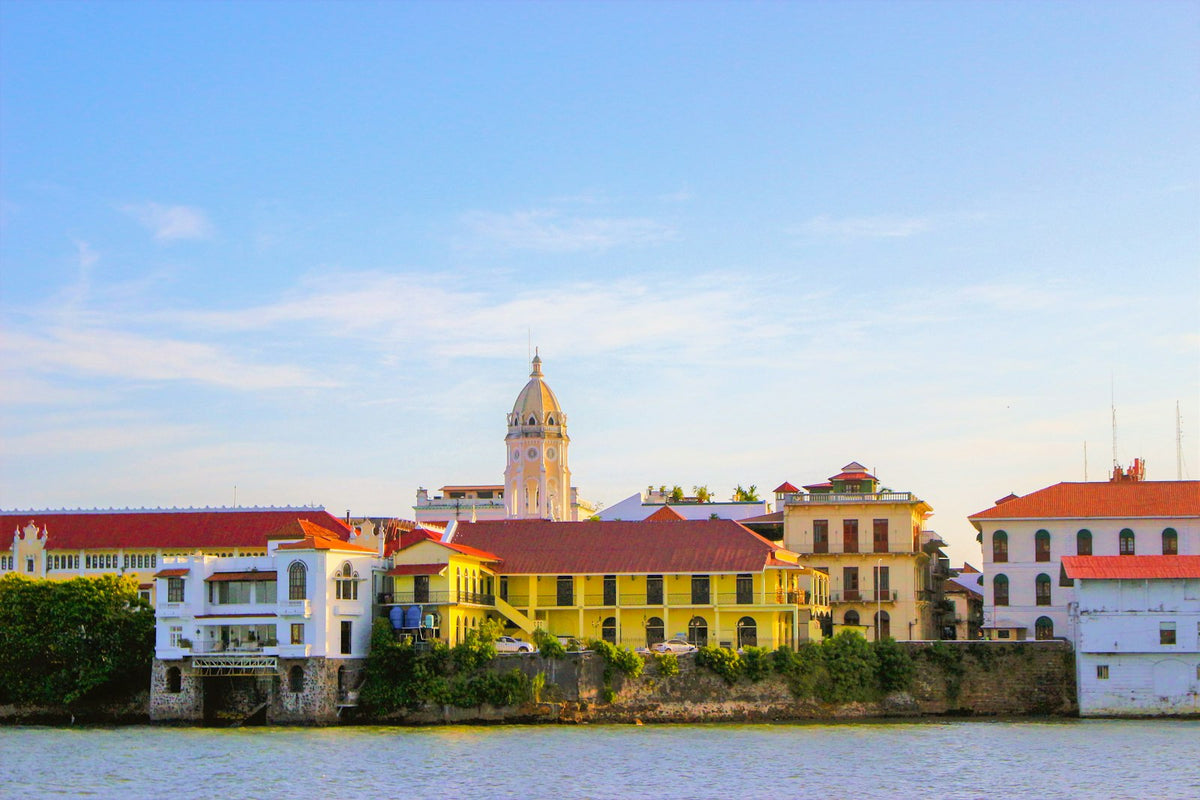 Edificios frente a la bahía