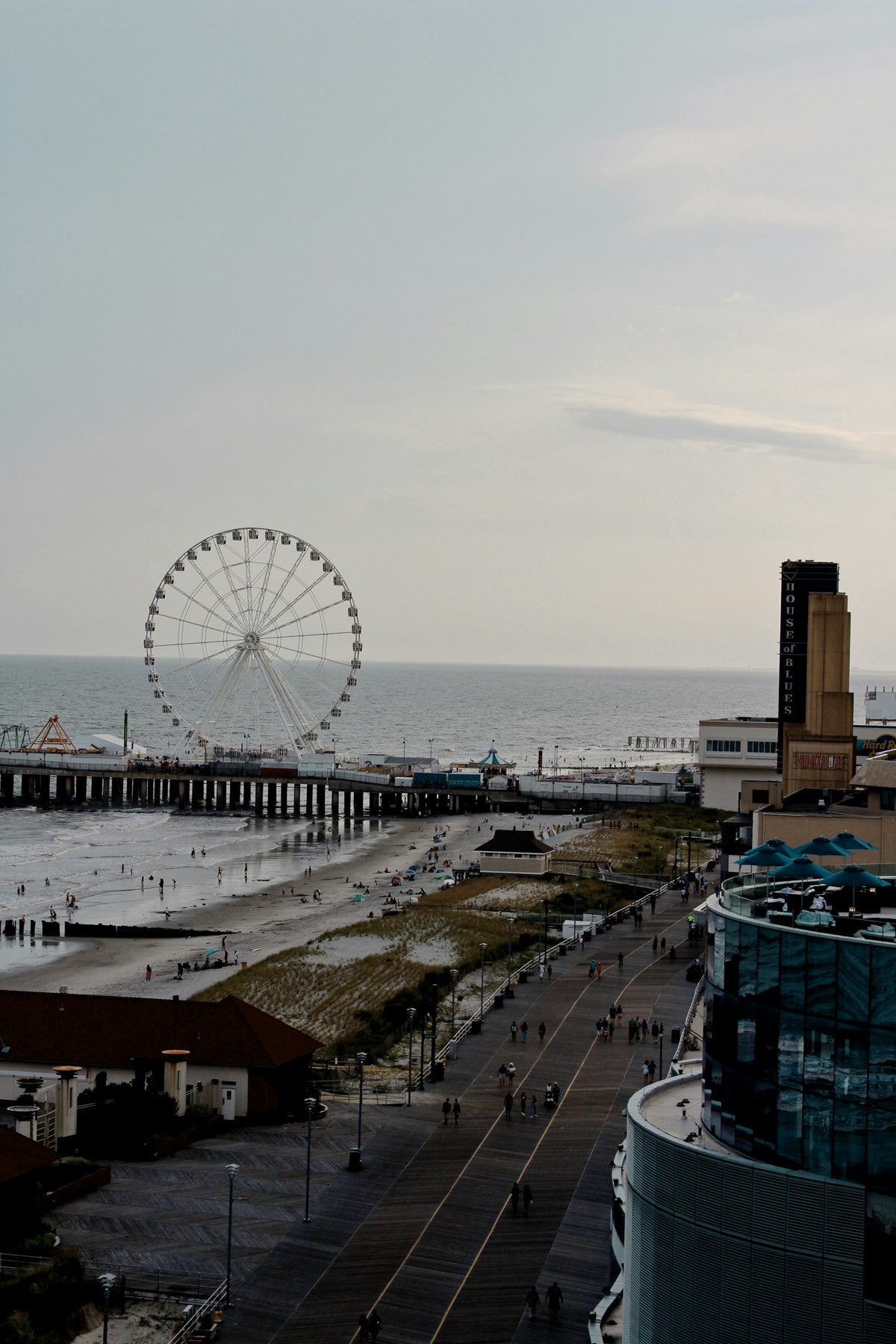 Paseo marítimo y noria de Atlantic City