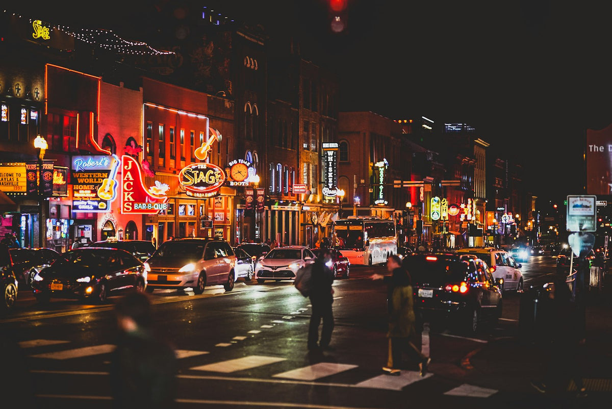 Lower Broadway de Nashville de noche