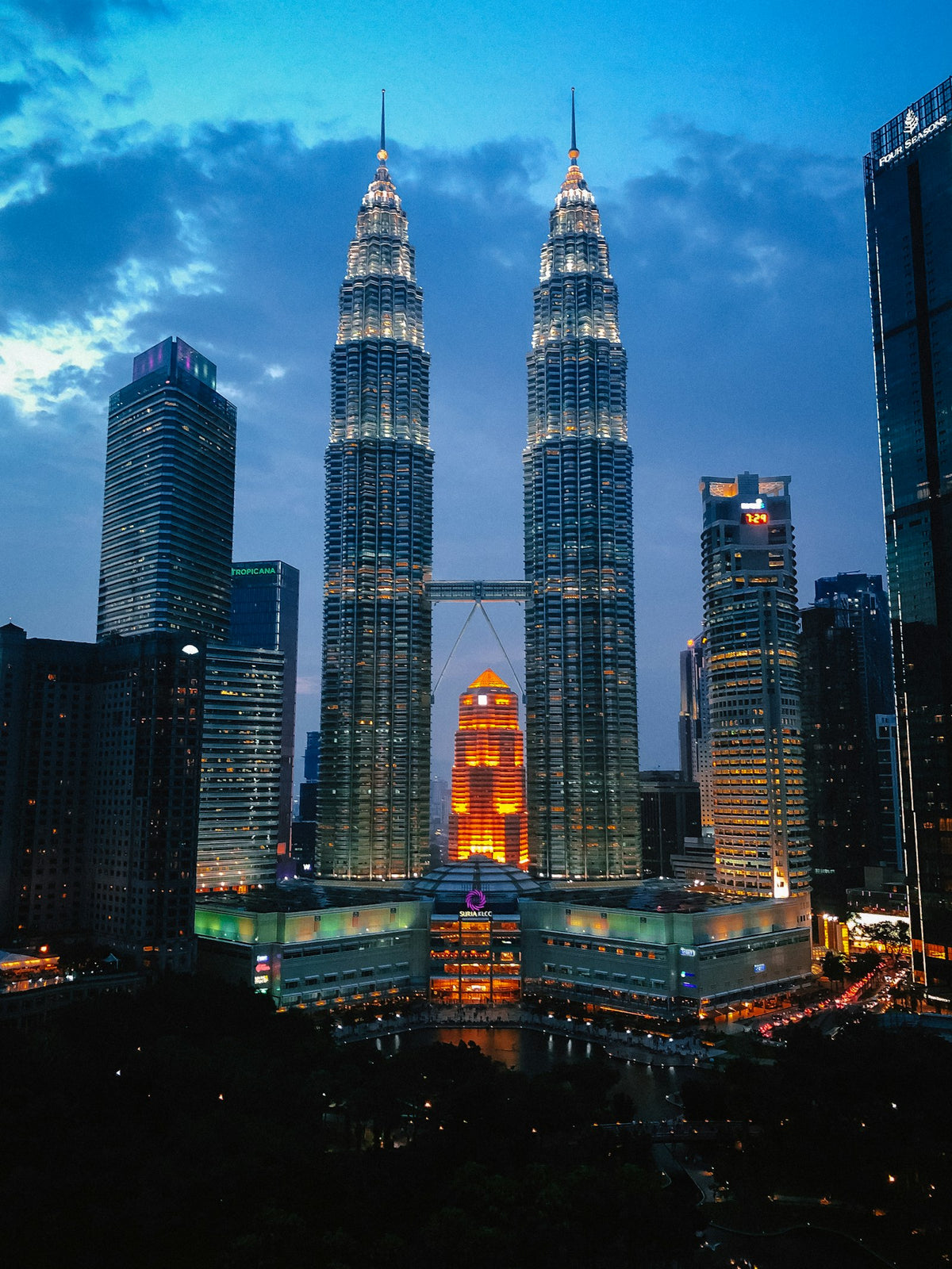 Torres Petronas iluminadas, Kuala Lumpur