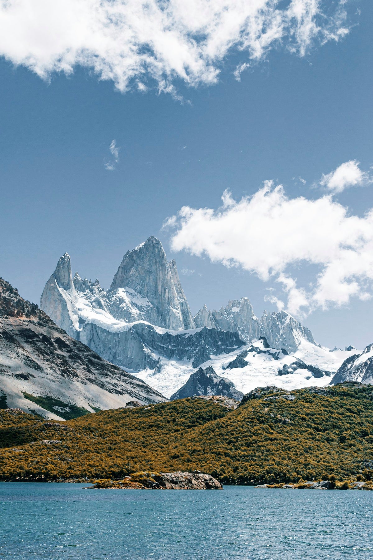 Montaña nevada en la Patagonia