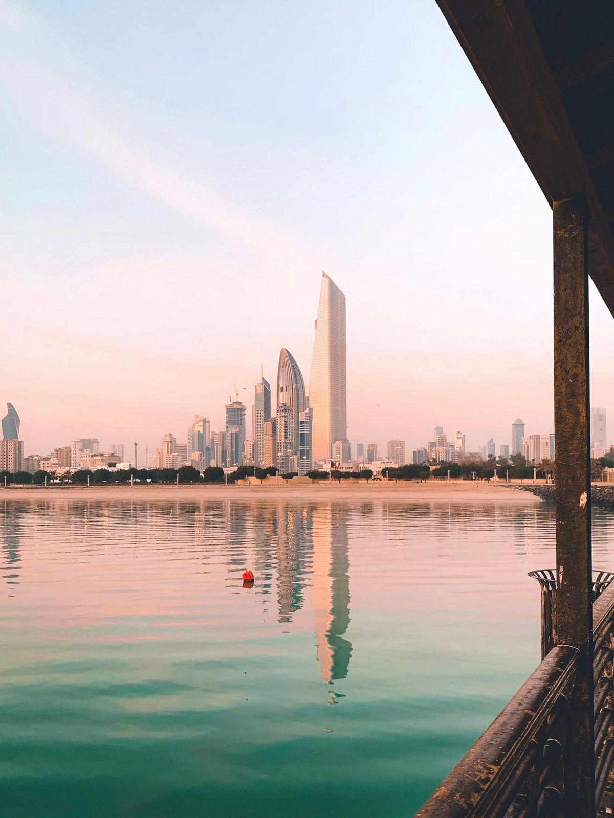 Costa del Golfo con Kuwait al fondo