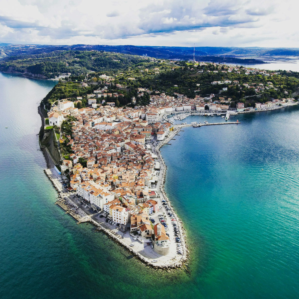 Vista aérea de Piran junto al Adriático