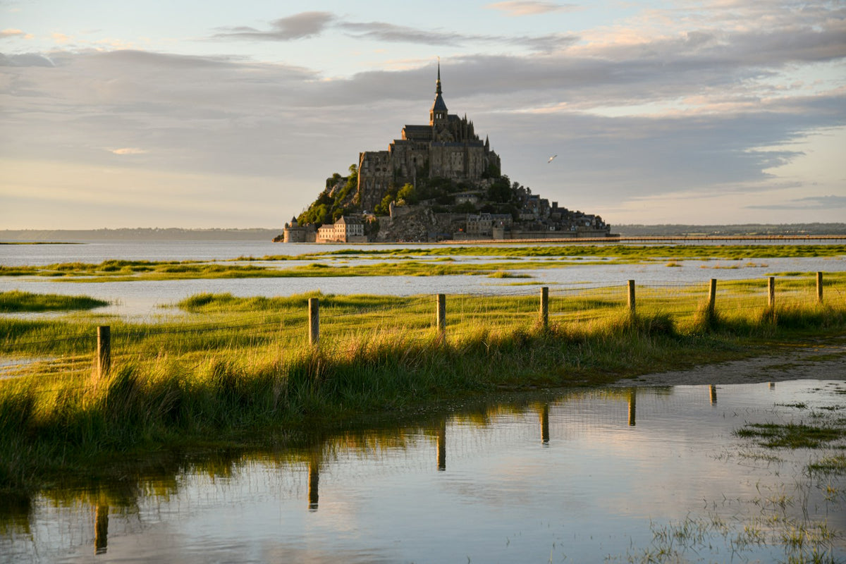 Mont-Saint-Michel al atardecer