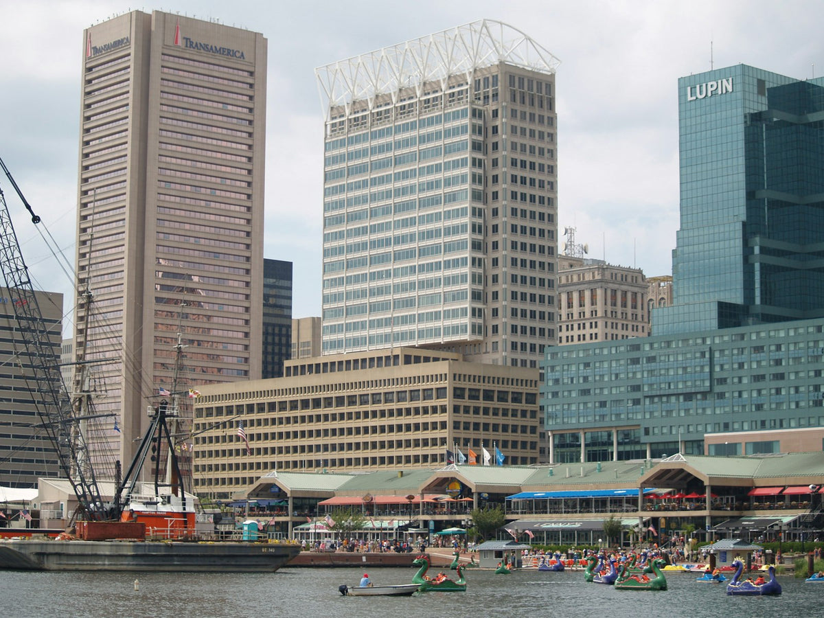 Inner Harbor de Baltimore con barcos