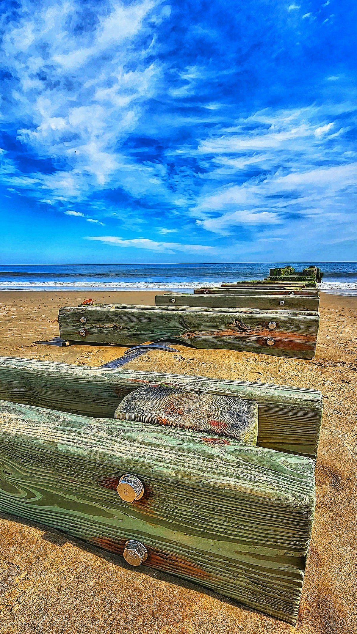 Bancos frente a la playa de Rehoboth