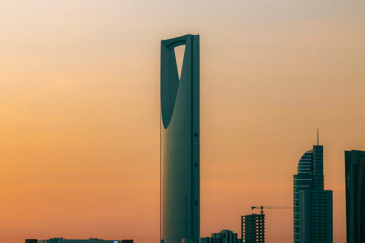 Kingdom Centre de Riad al atardecer