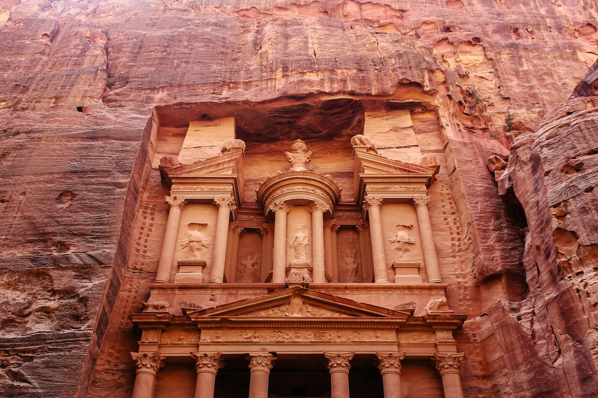 Fachada tallada en la roca de Petra