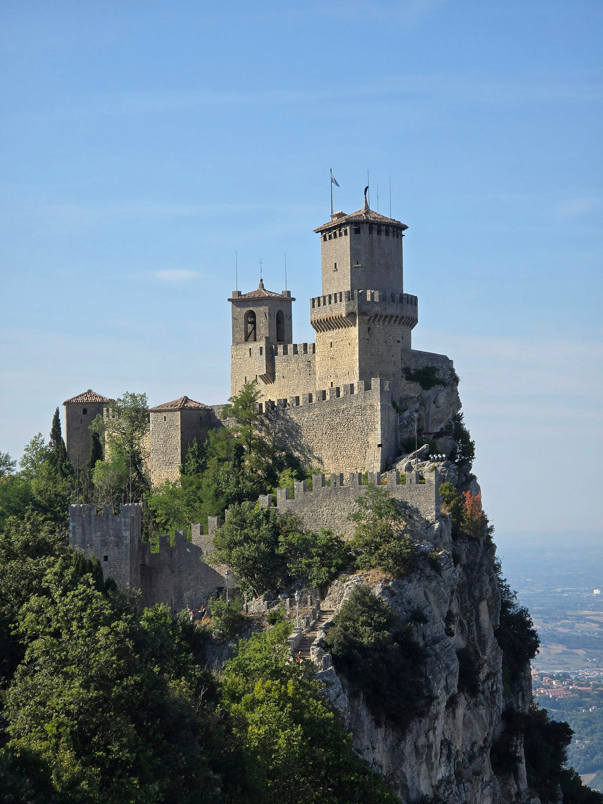 Castillo al borde del acantilado