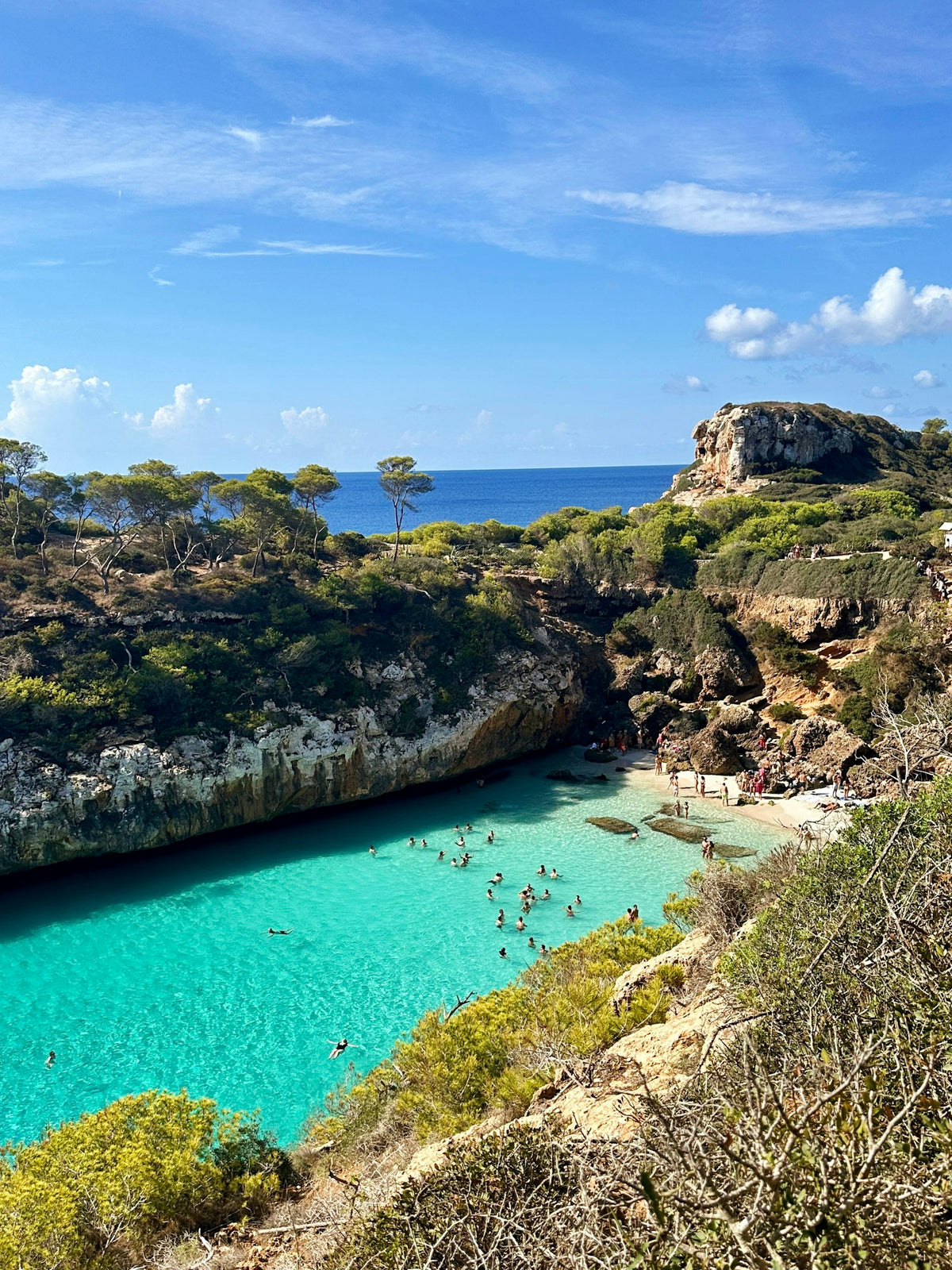 Laguna Azul de aguas cristalinas