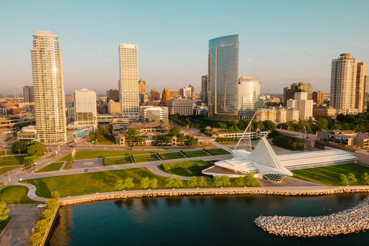 Skyline de Milwaukee junto al lago